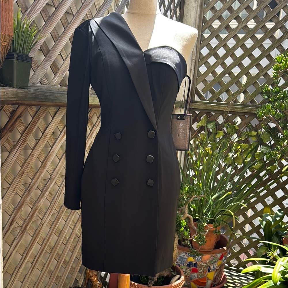 Mac Duggal Black Tuxedo, One-Shoulder, Long Sleeve Dress. Size 2. NWT